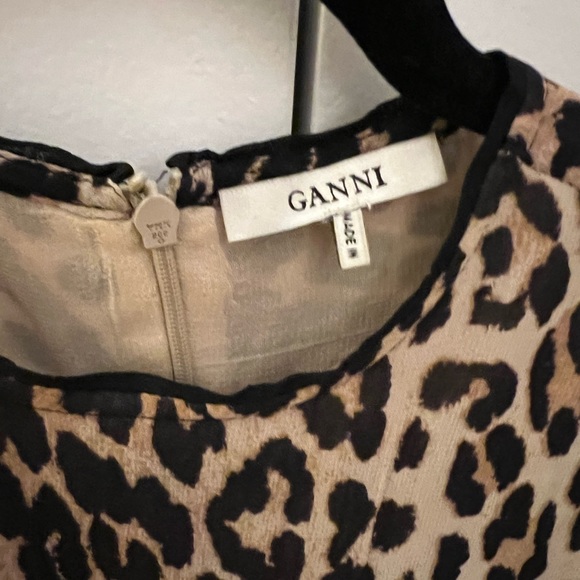 Ganni crop sleeve leopard top - Picture 3 of 4